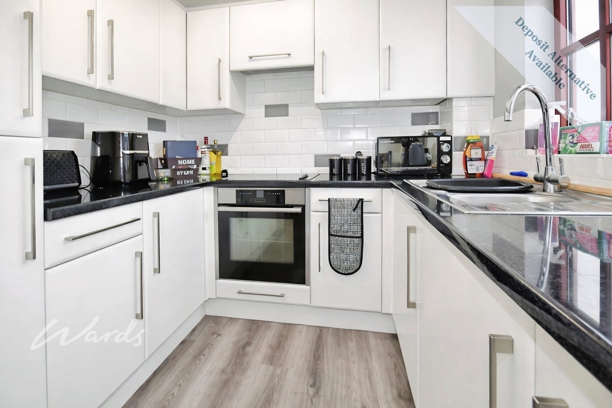 Flat Bishops Court in Dartford