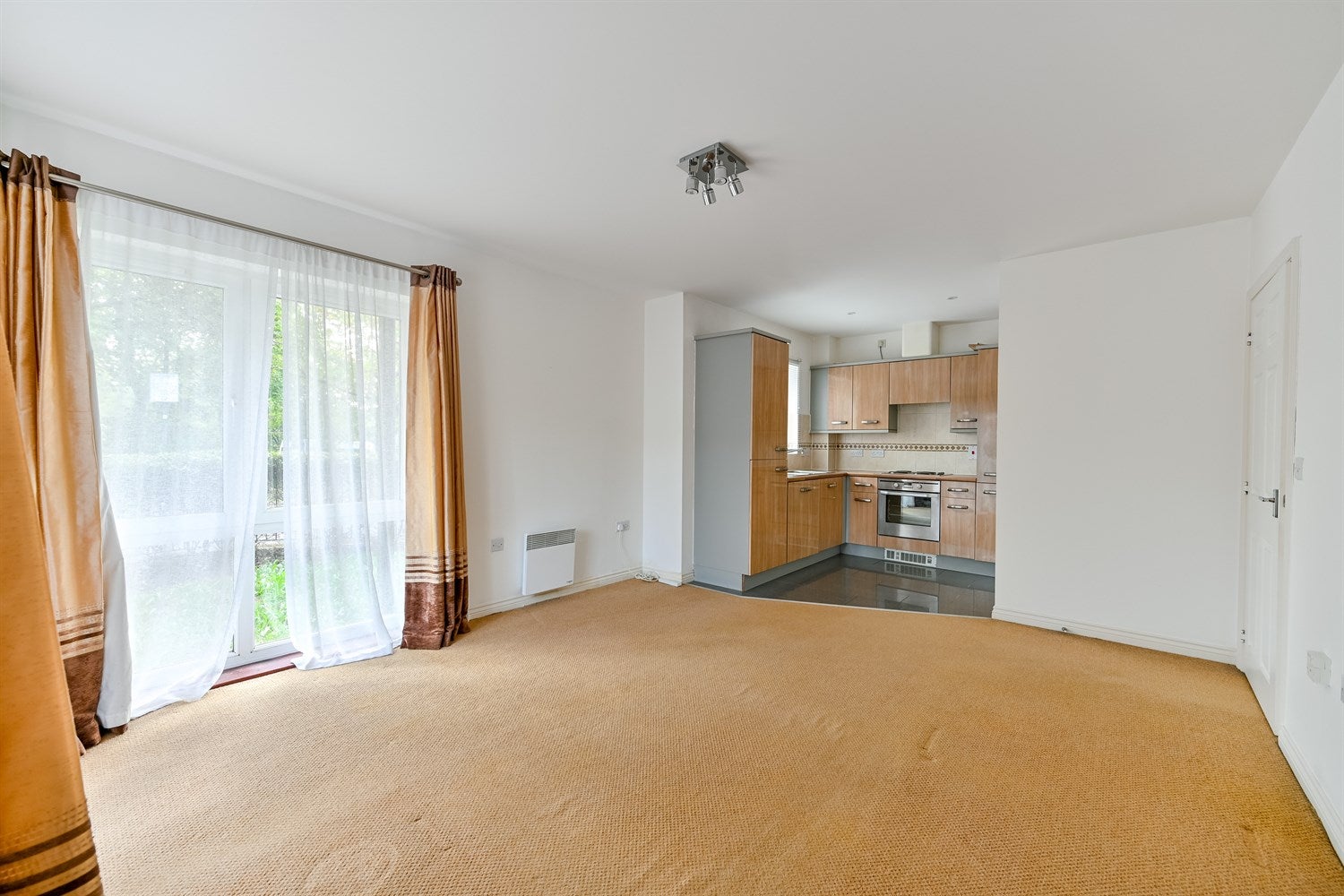 Flat Amersham Road in Reading