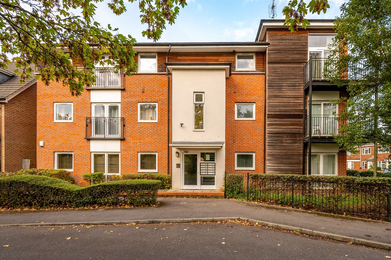 Flat Amersham Road in Reading