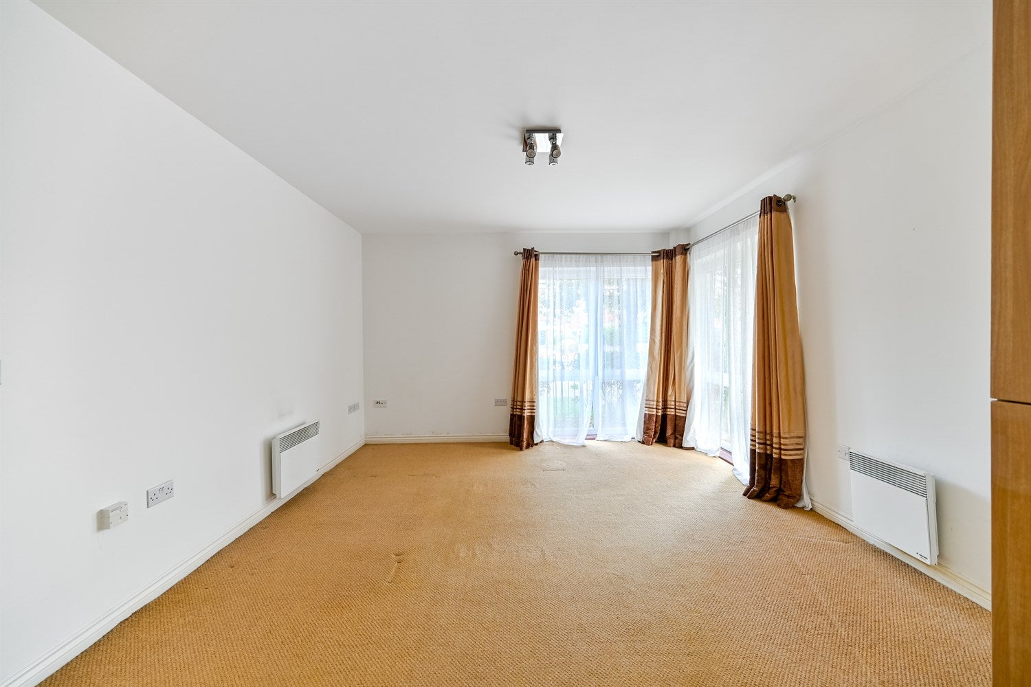 Flat Amersham Road in Reading