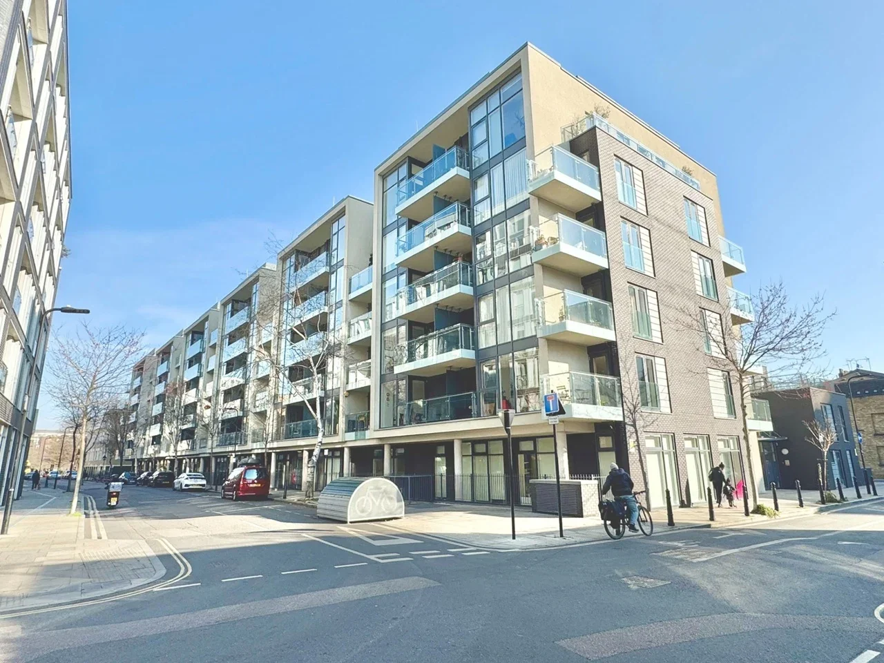 Flat Wenlock Road in Greater London