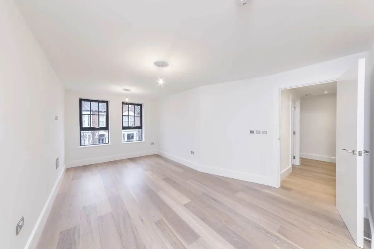 Flat Wolverton Gardens in Greater London