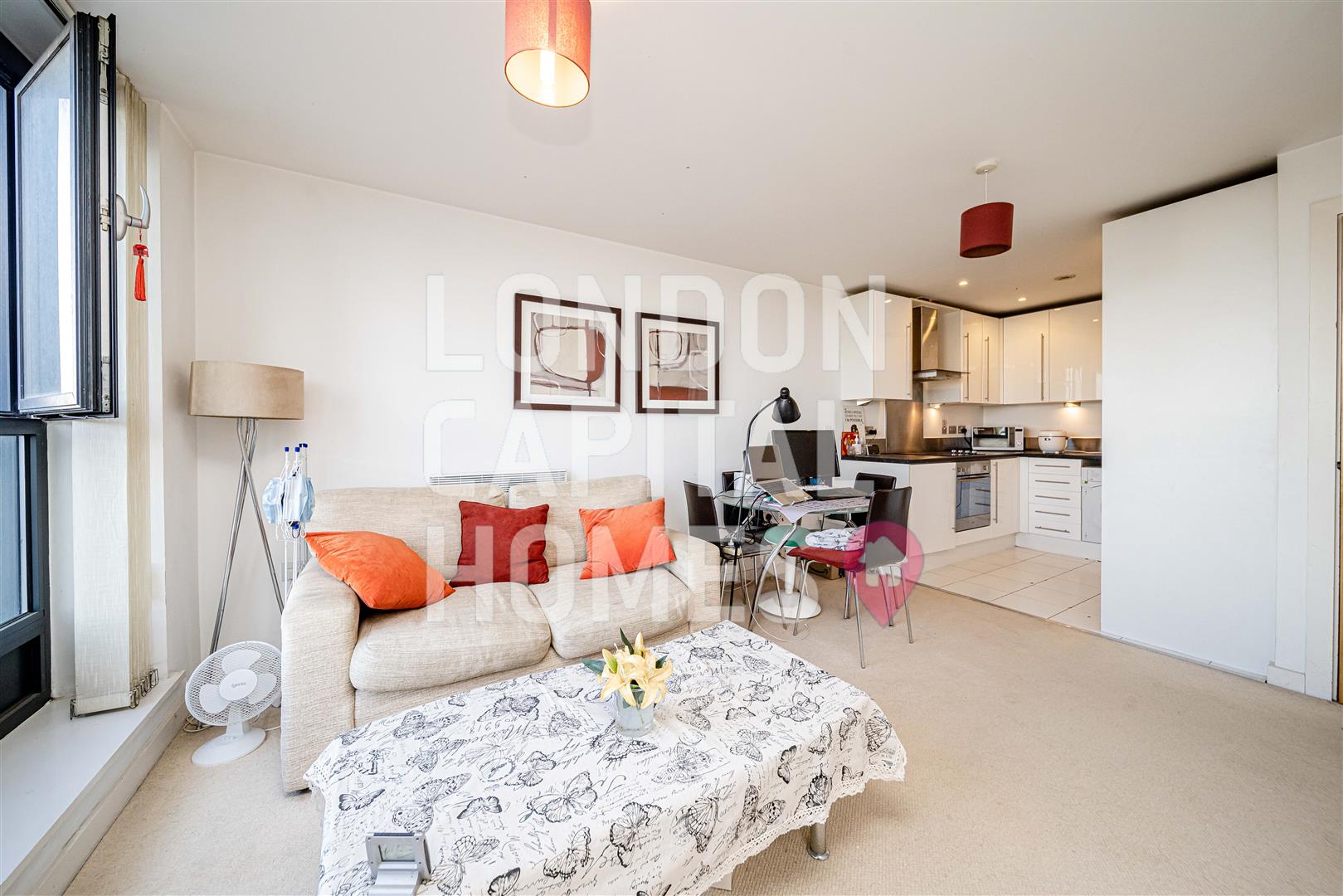 Flat Hallsville Road in Greater London
