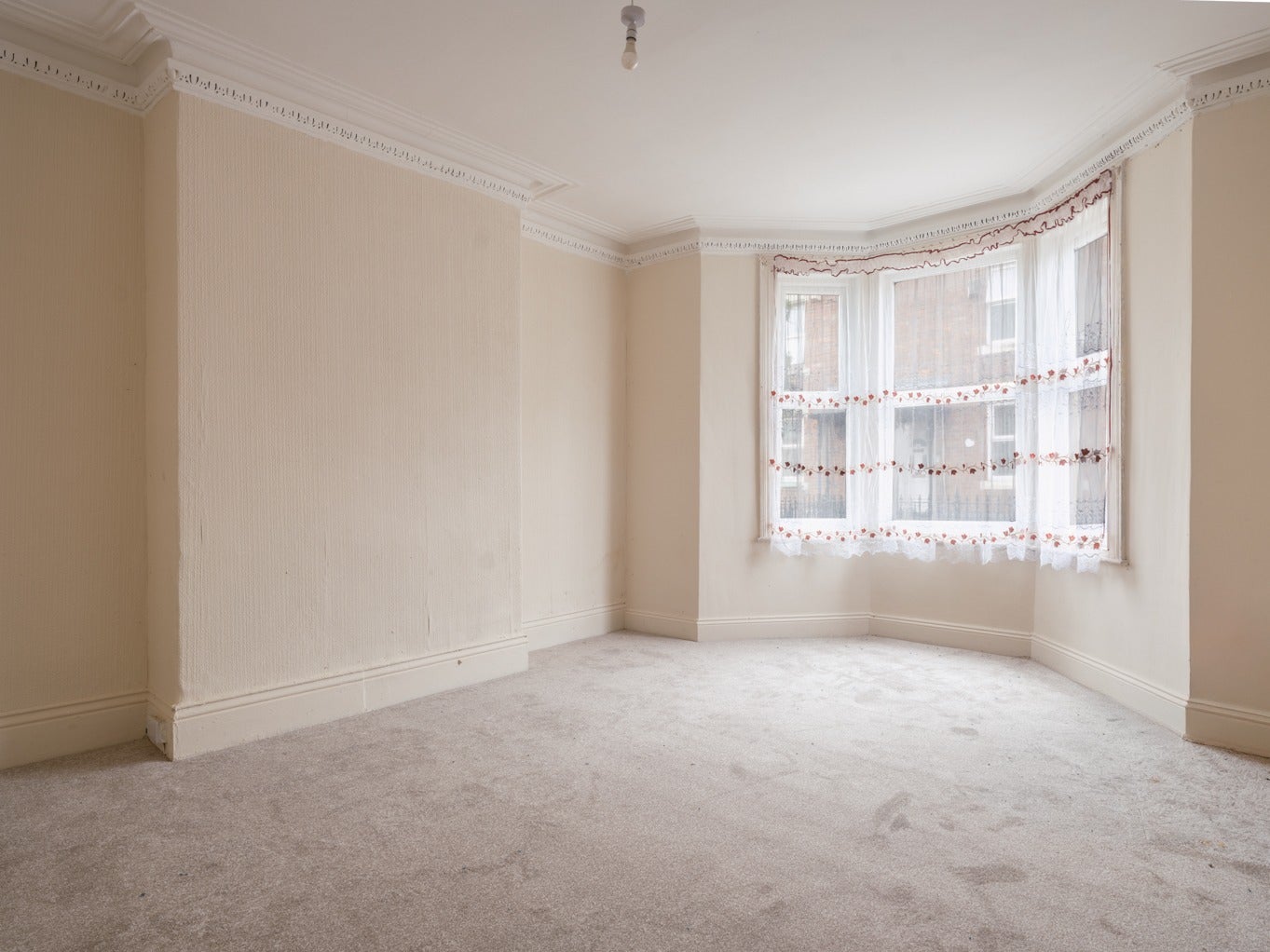 Flat Hugh Gardens in Newcastle upon Tyne