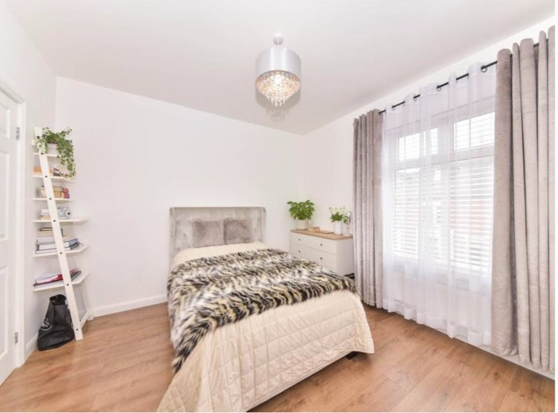 Room Houghton Road in South Kesteven