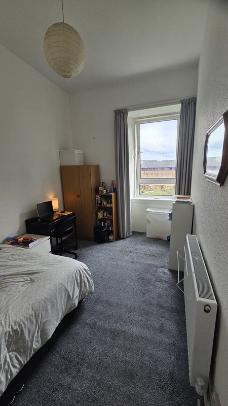 Flat Paisley Road West in Glasgow
