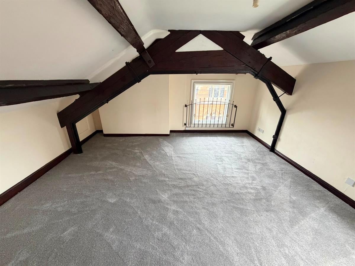 Flat Stamford Street Central in Tameside
