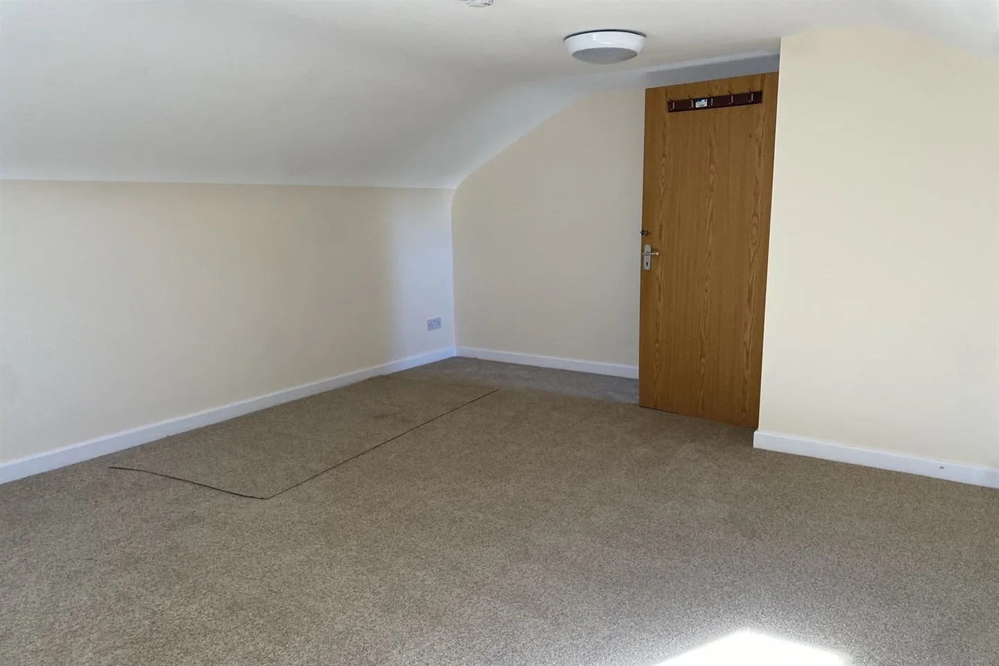 Flat Benhill Avenue in Greater London