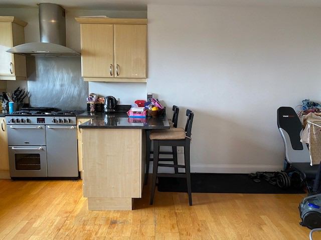 Room Upper Richmond Road in Greater London