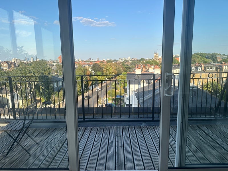 Room Upper Richmond Road in Greater London