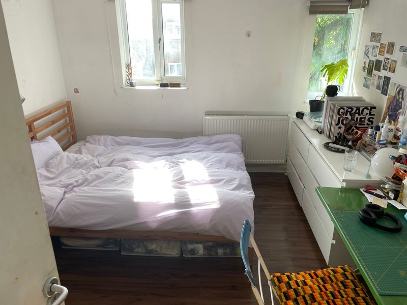 Room Sanford Street in Greater London