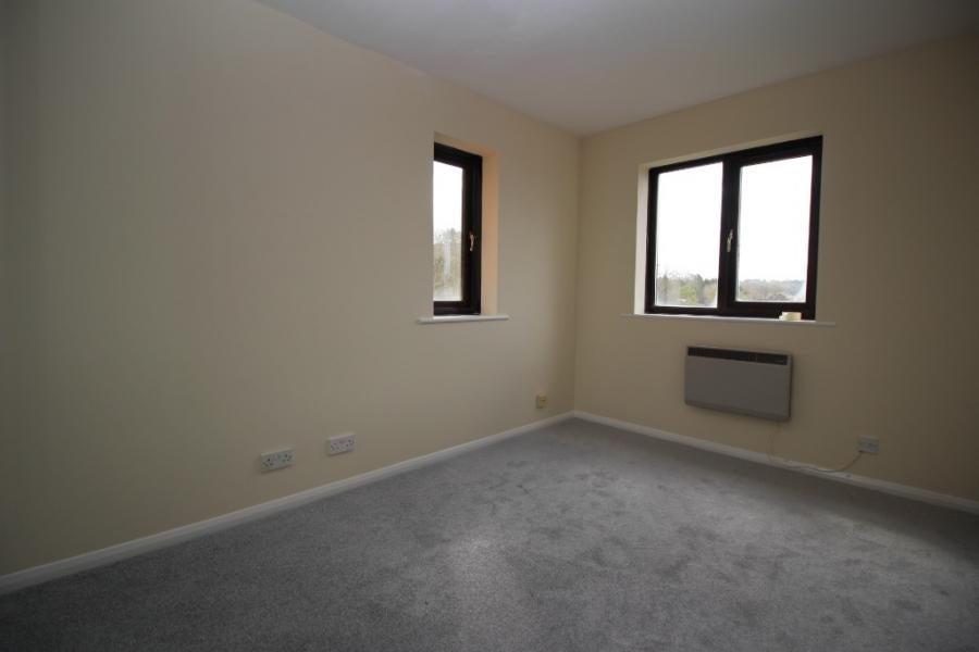 Flat Hampden Road in High Wycombe