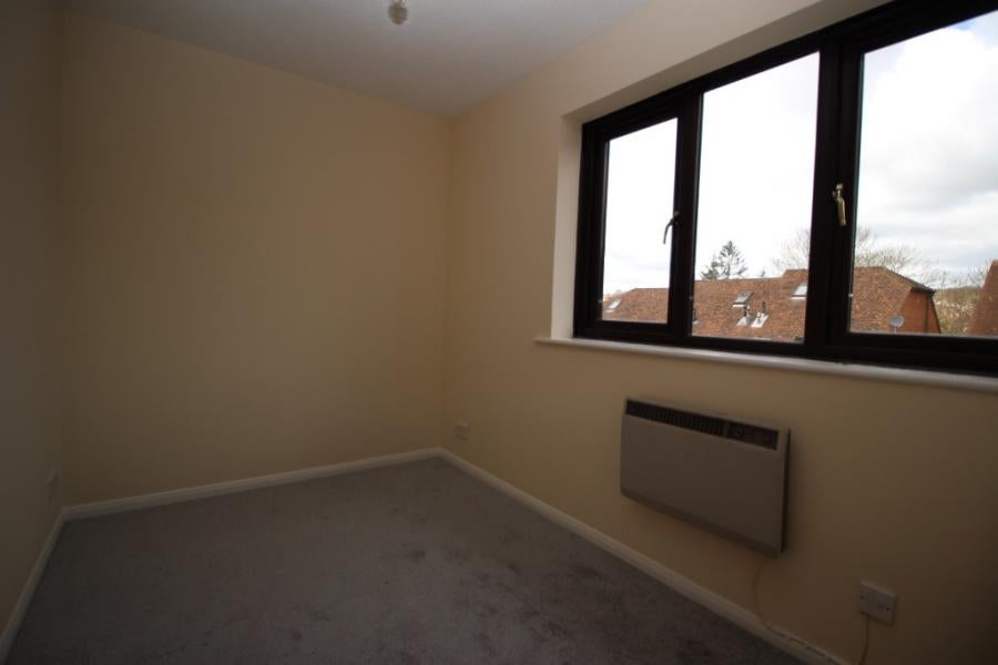 Flat Hampden Road in High Wycombe