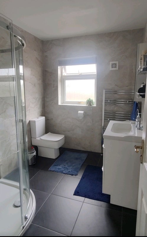 Room Stanway Road in Shirley