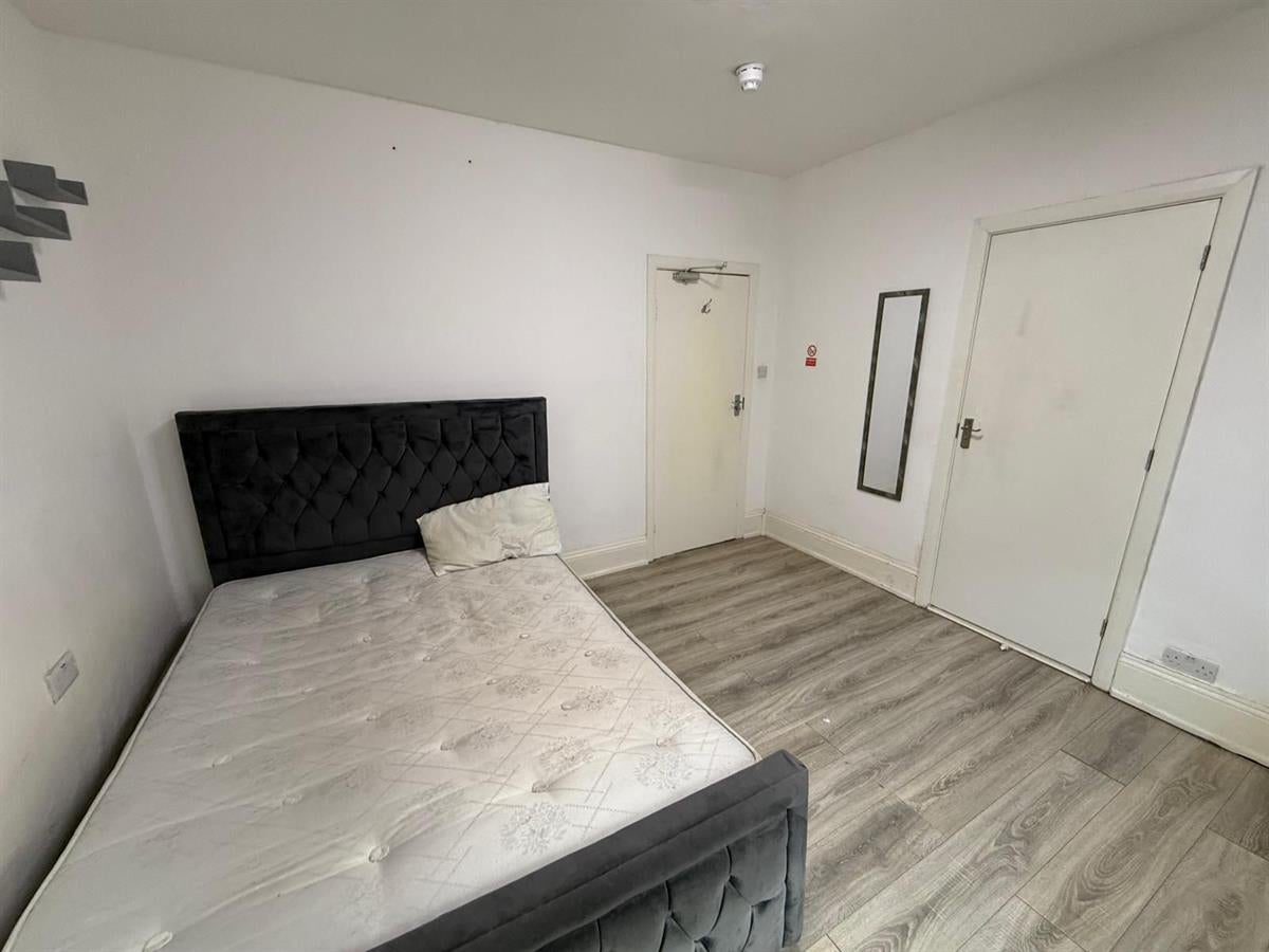 Room Northwick Park Road in Greater London