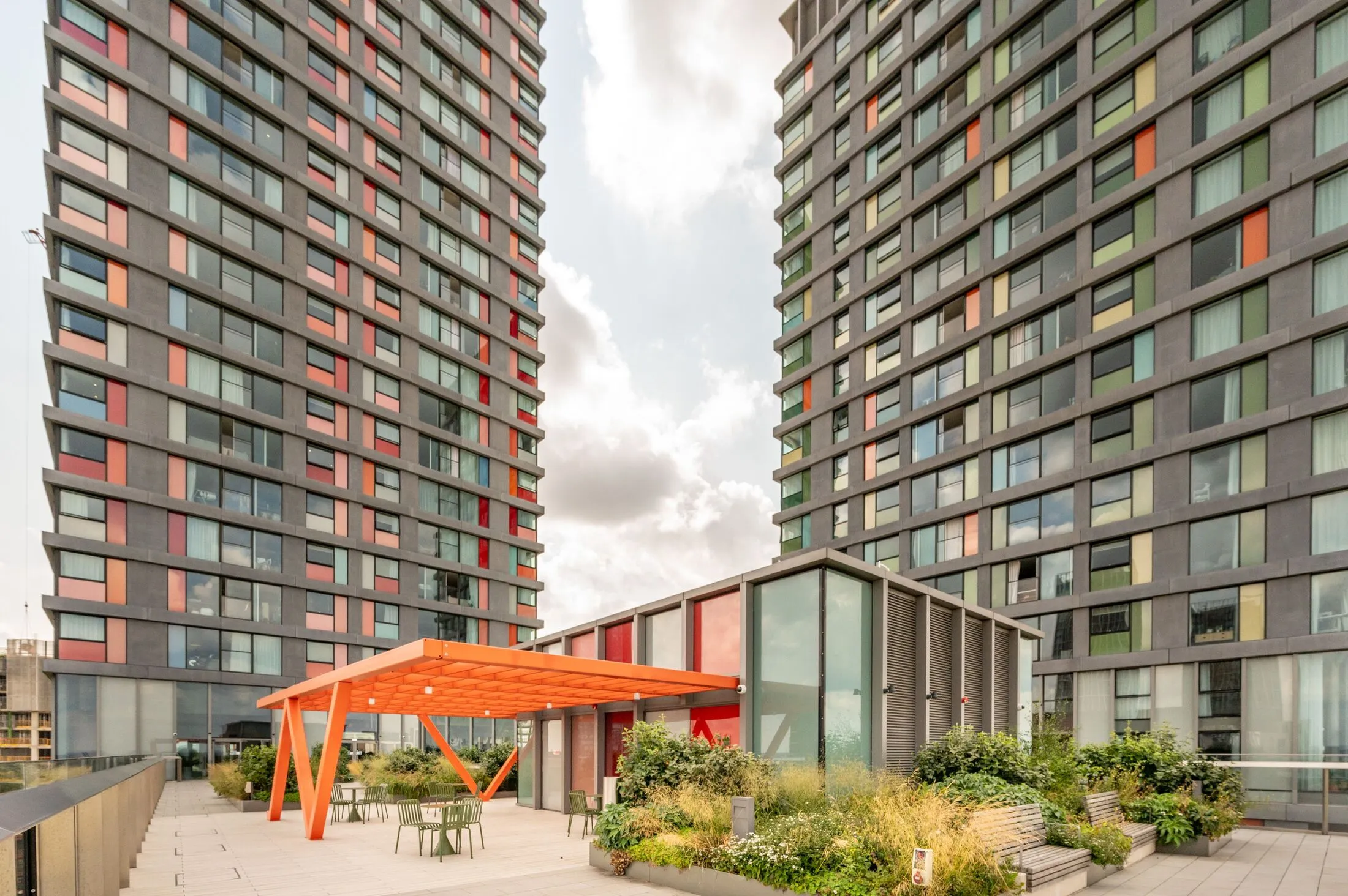 Flat Anthems Way in Greater London