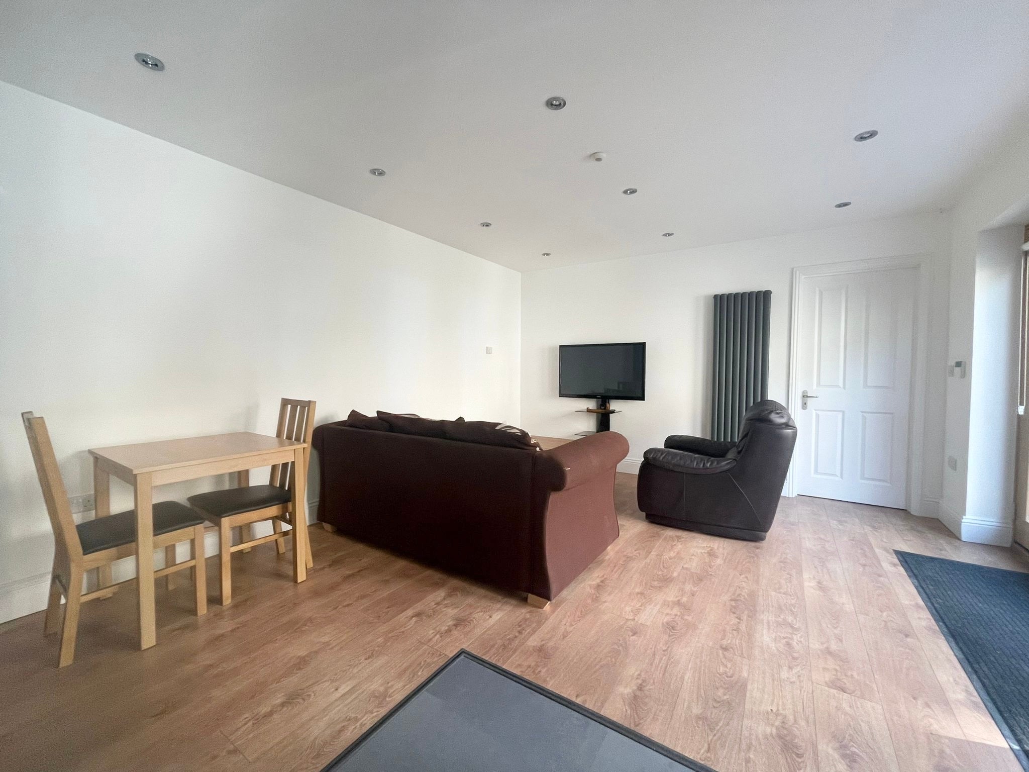 Flat Goulton Road in Greater London