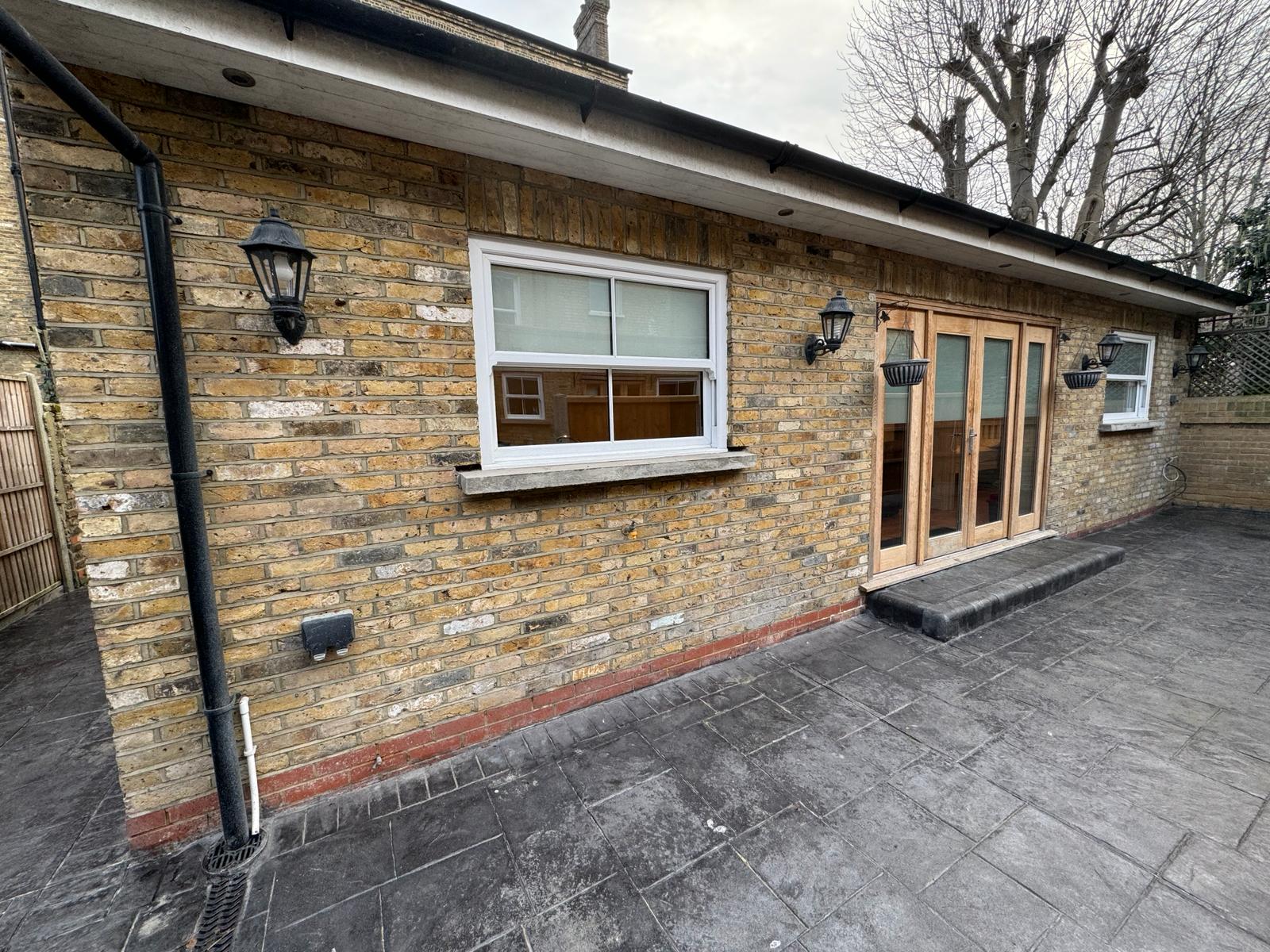 Flat Goulton Road in Greater London