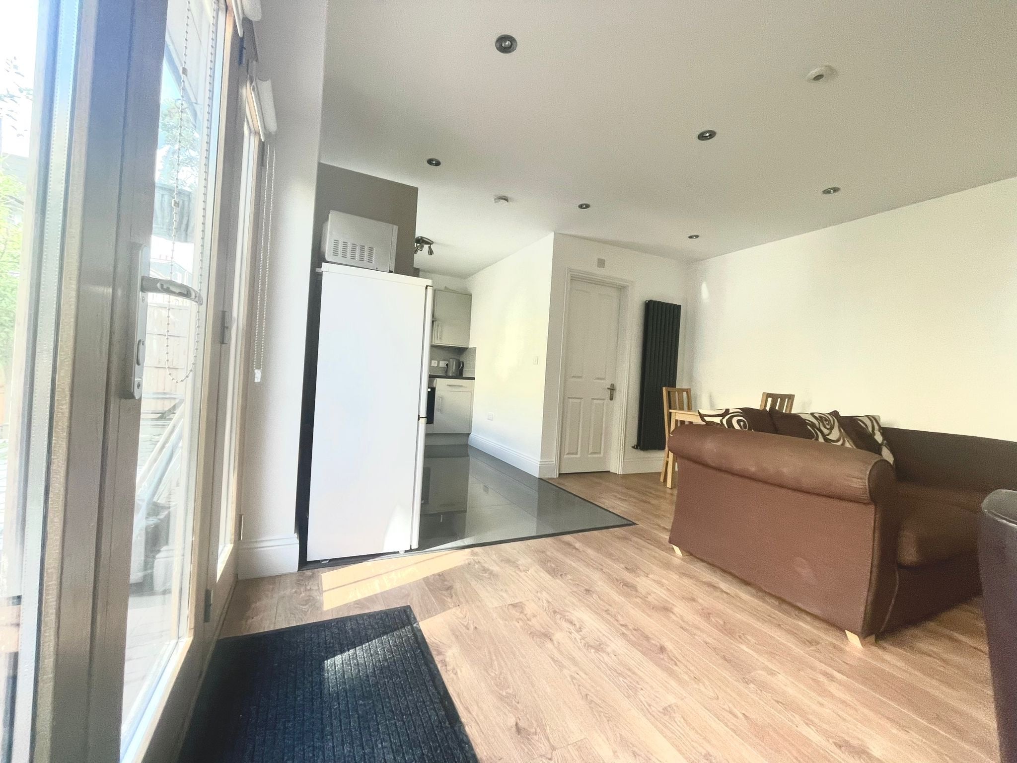 Flat Goulton Road in Greater London