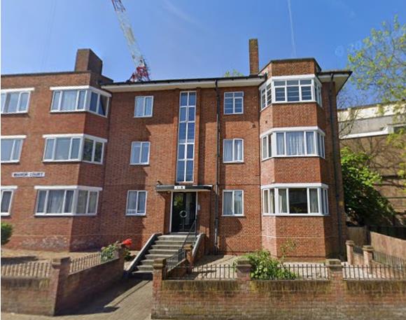 Flat Bonnersfield Lane in Greater London