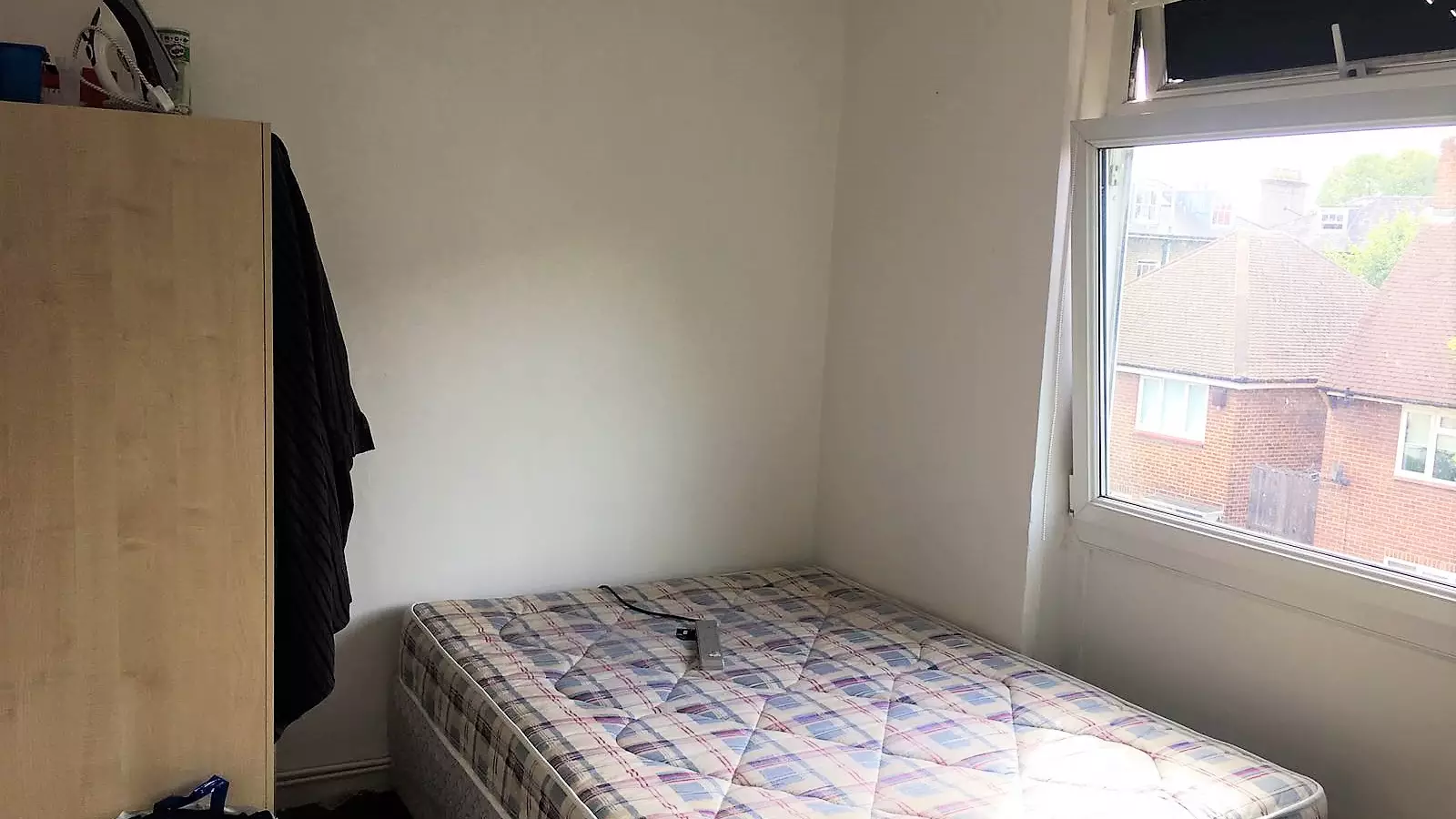 Room Parry Road in City of Westminster