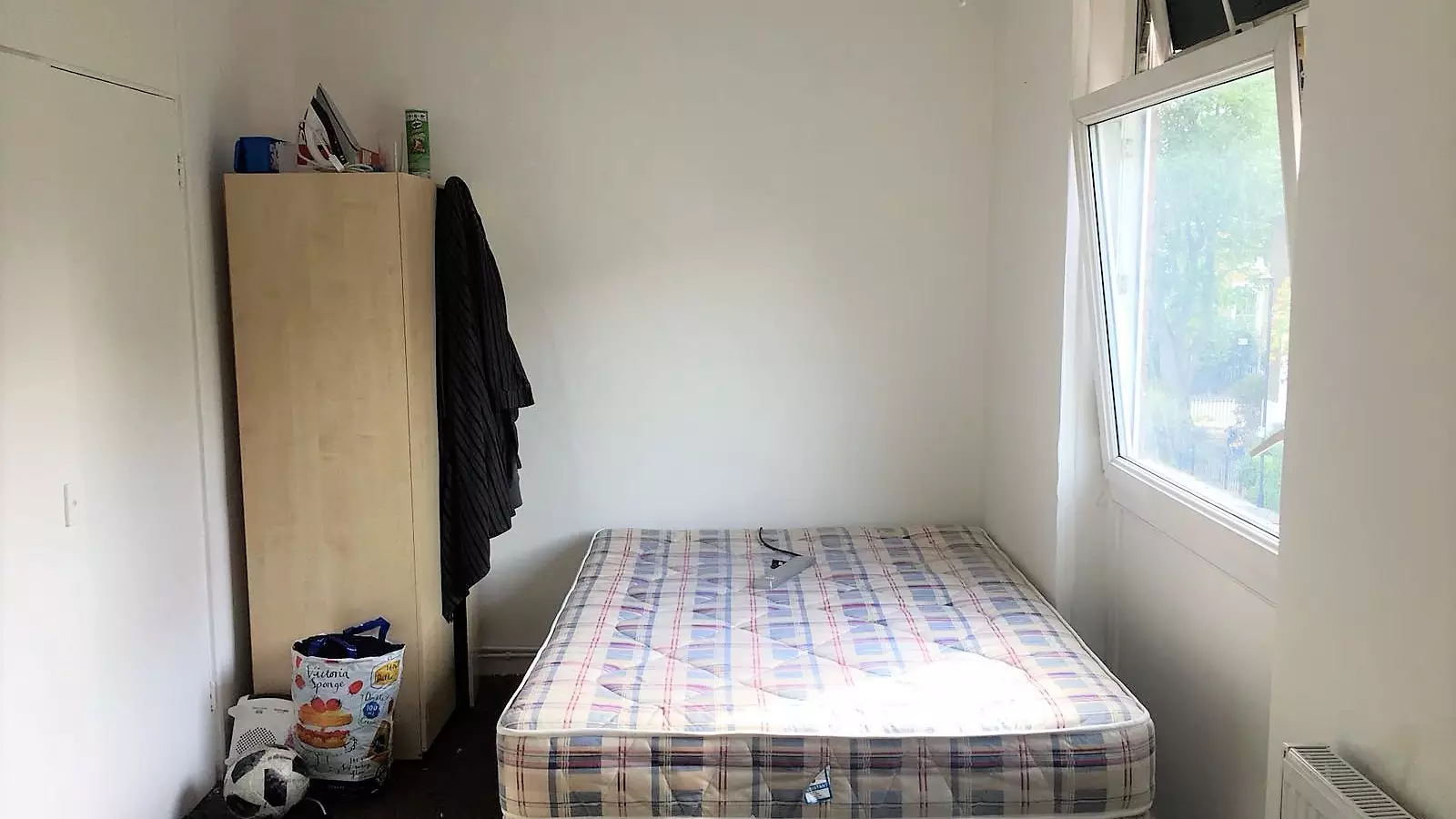 Room Parry Road in City of Westminster