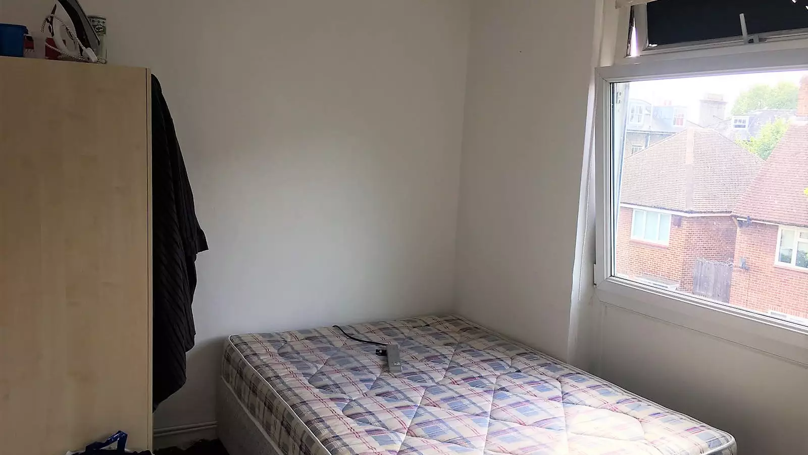 Room Parry Road in City of Westminster