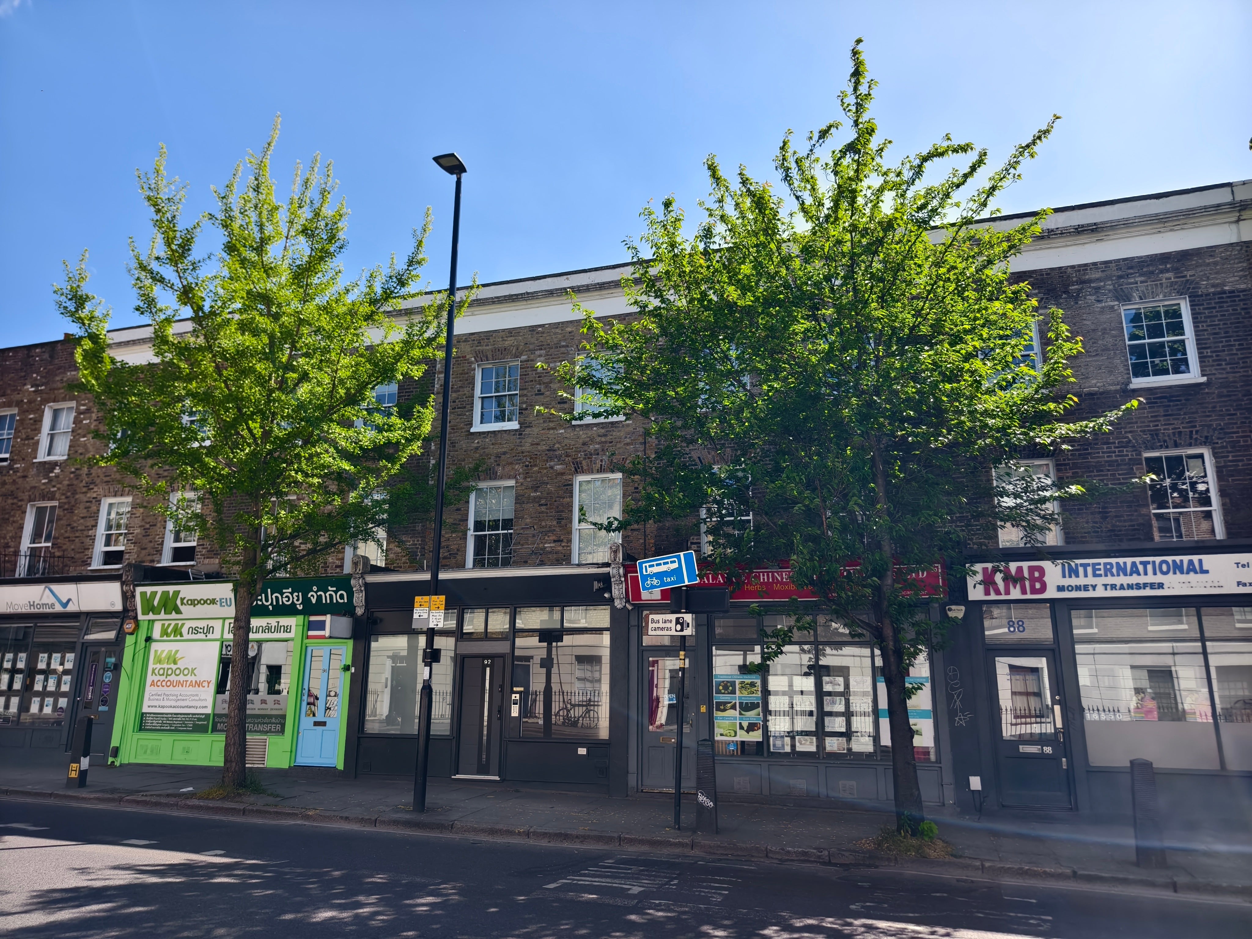 Flat Caledonian Road in Greater London