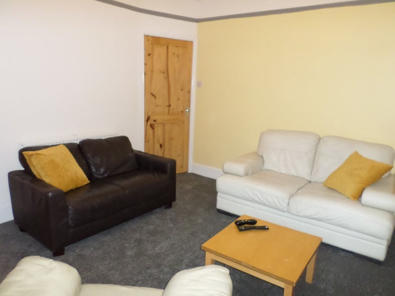 Room Ashford Road in Manchester