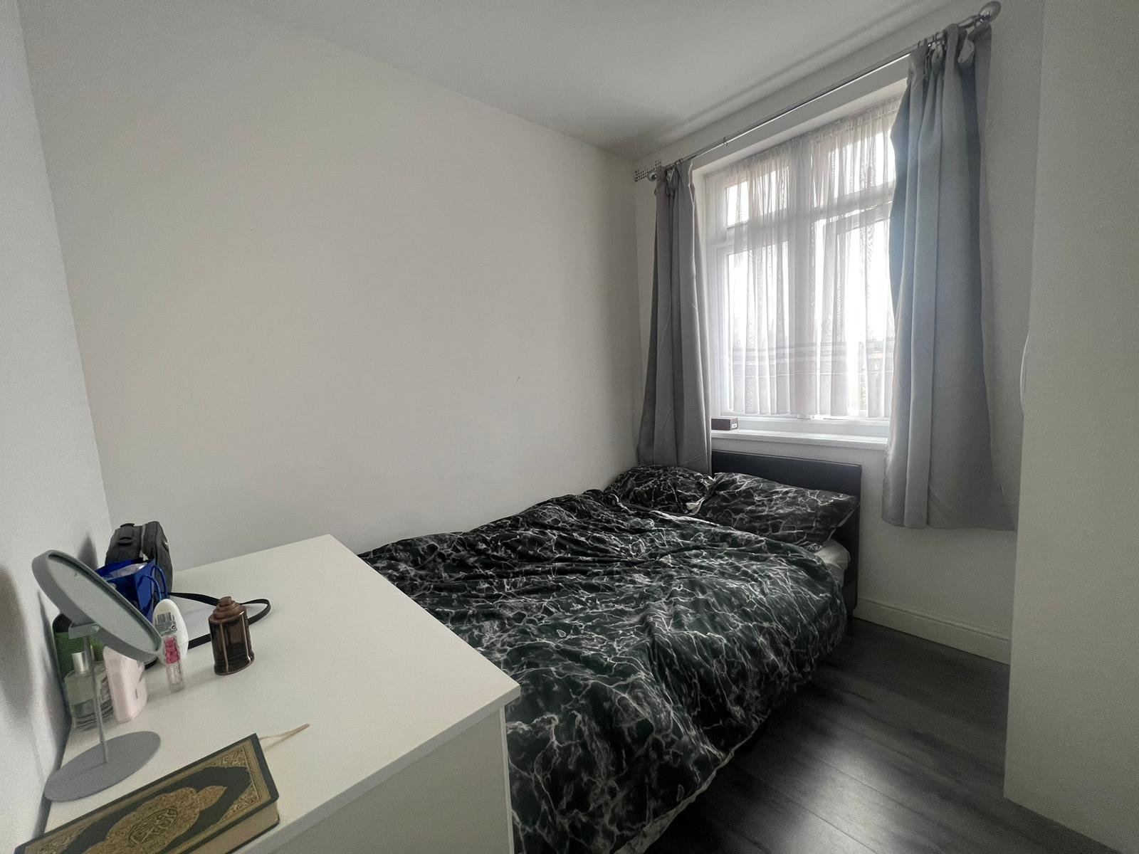 Flat Studley Drive in Greater London