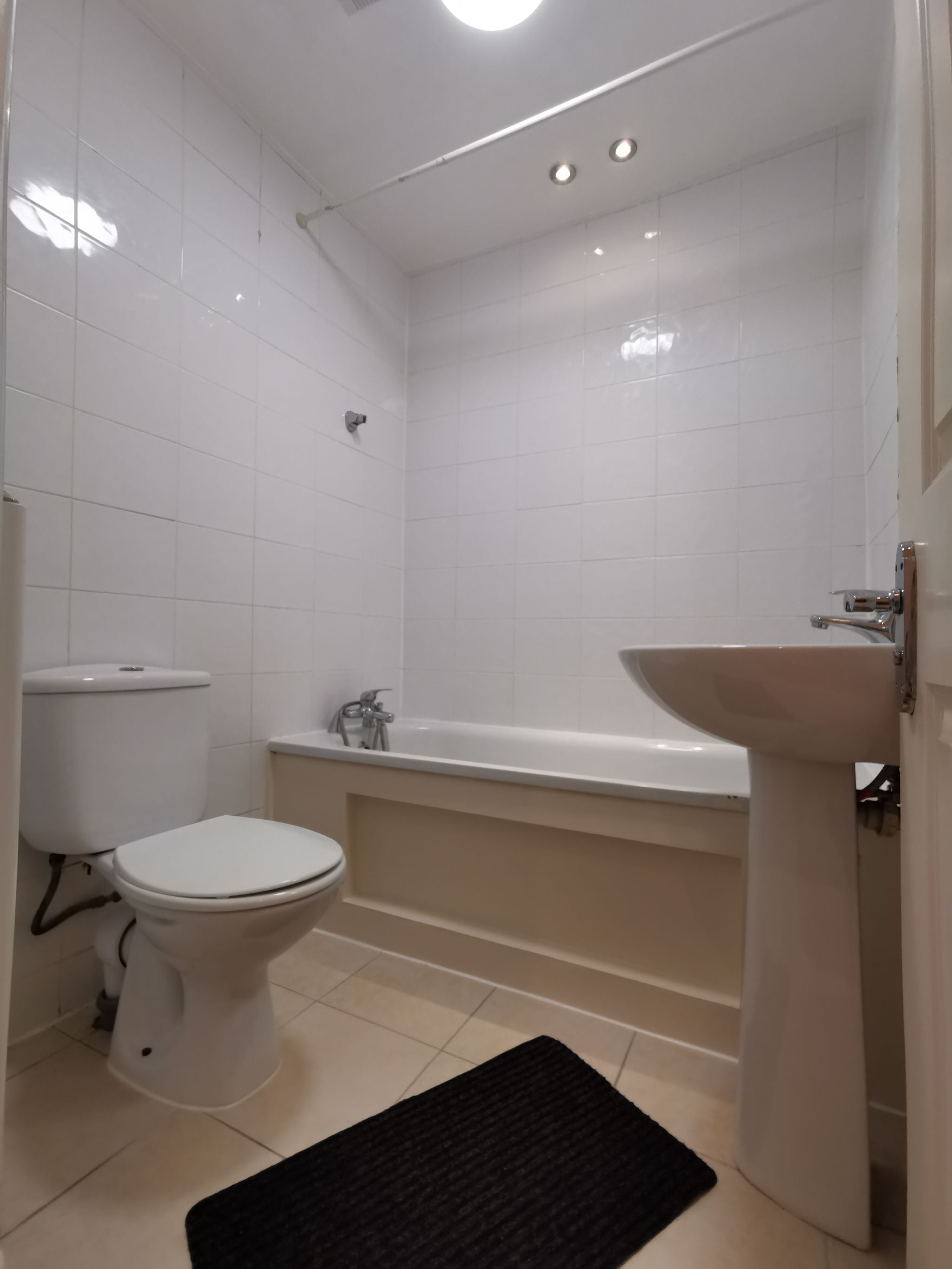 Flat Dagmar Avenue in Greater London