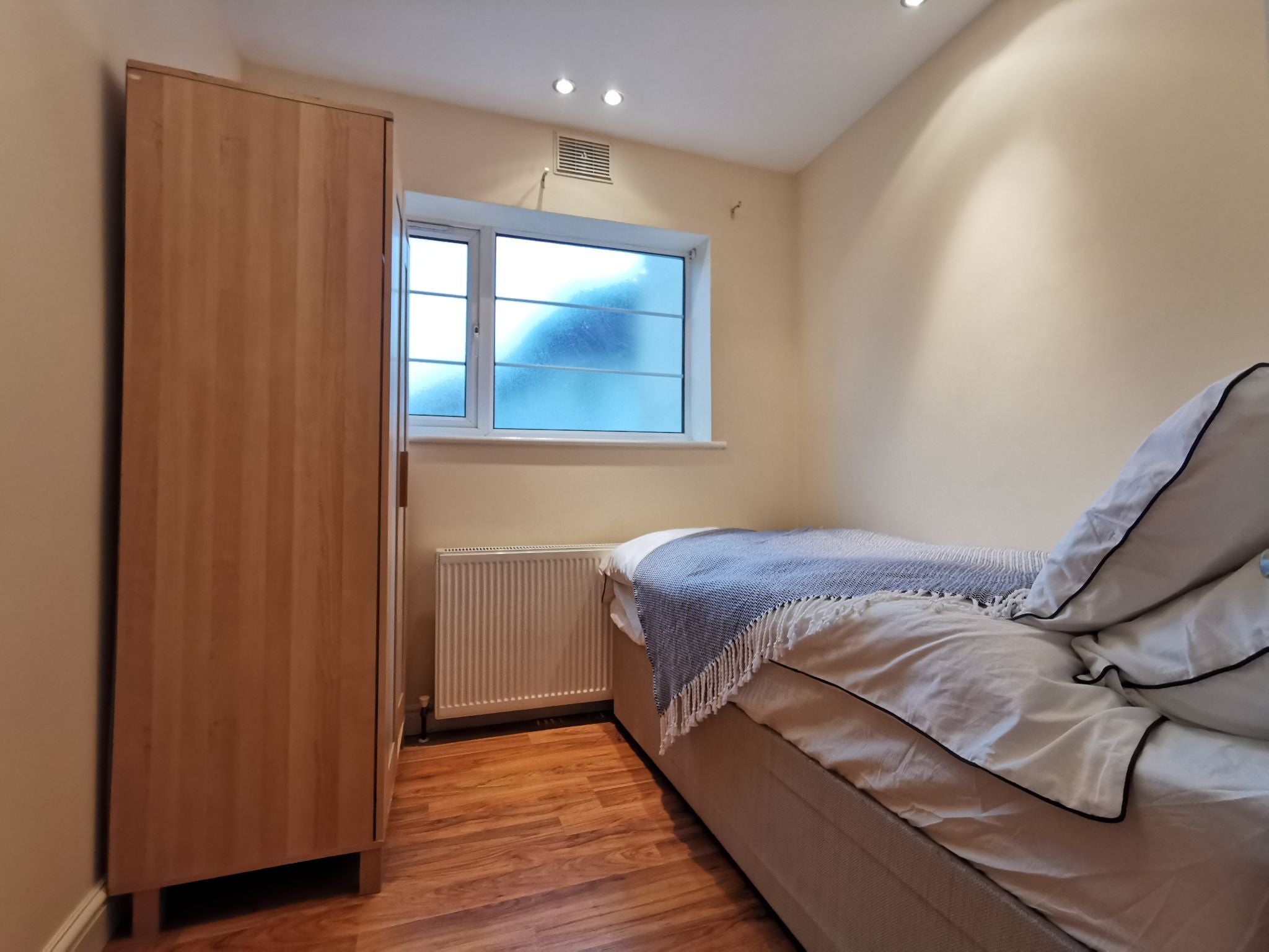 Flat Dagmar Avenue in Greater London