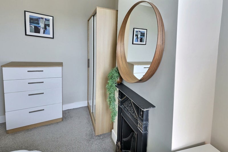 Room Clonmell Road in Greater London