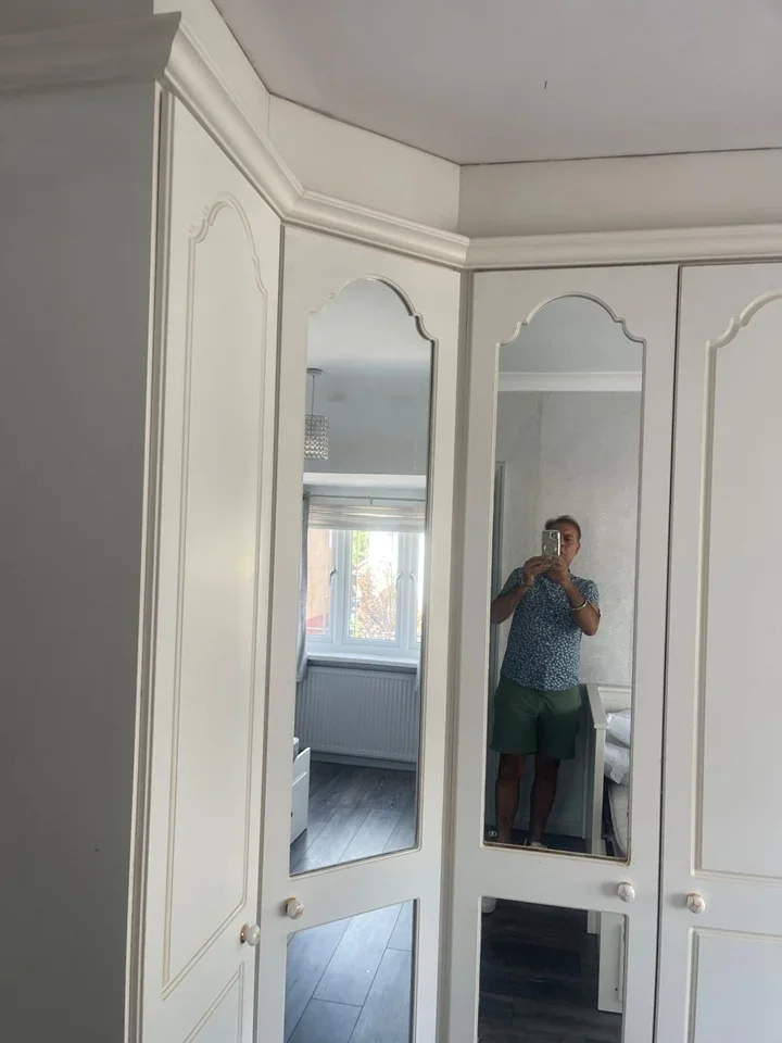 Room Oval Road South in Greater London