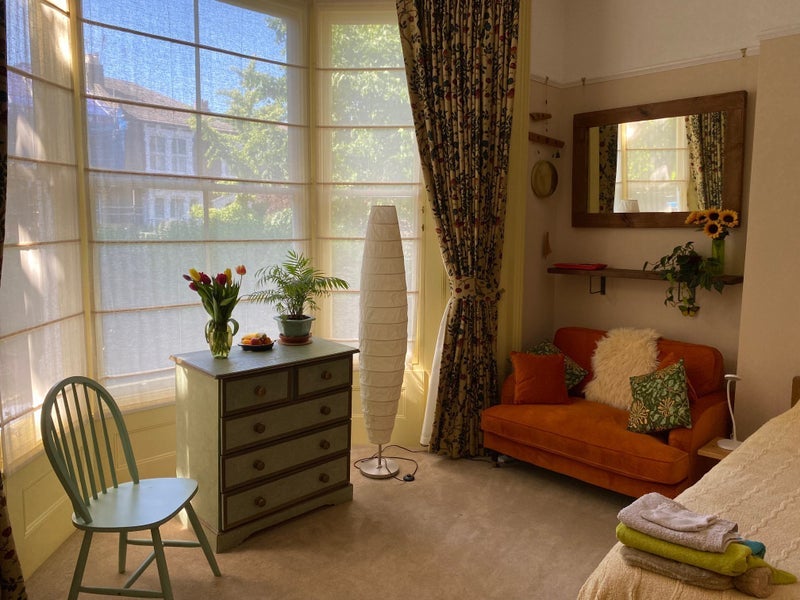 Room Evering Road in Greater London
