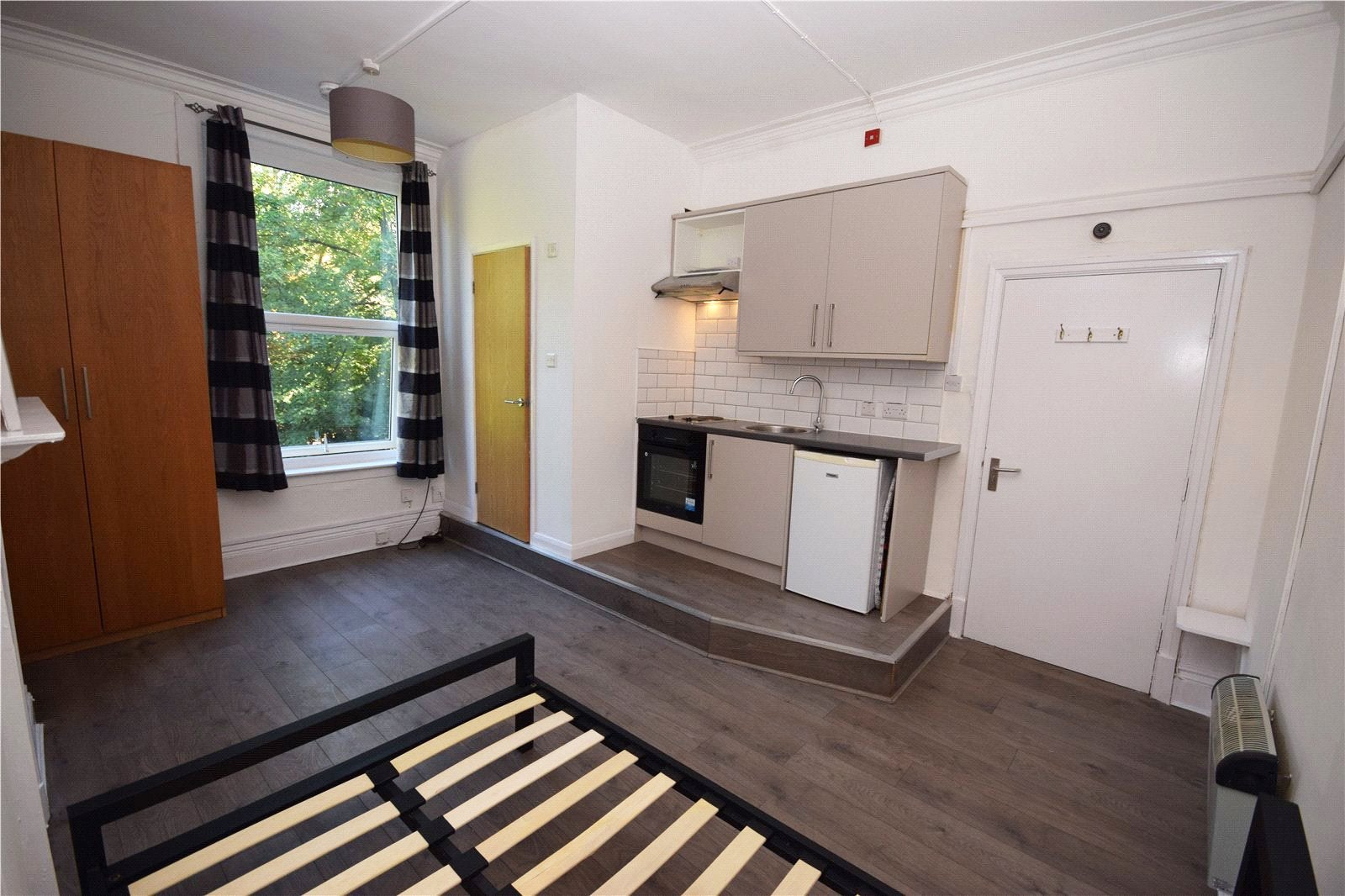 Flat Westfield Terrace in Leeds