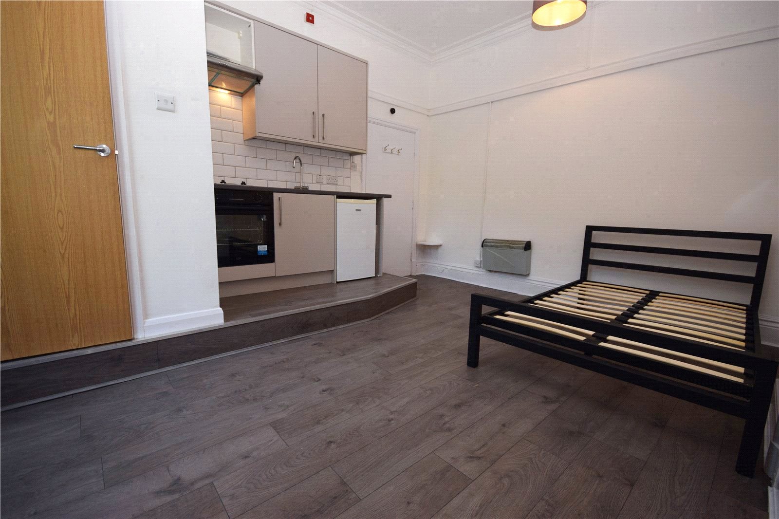 Flat Westfield Terrace in Leeds