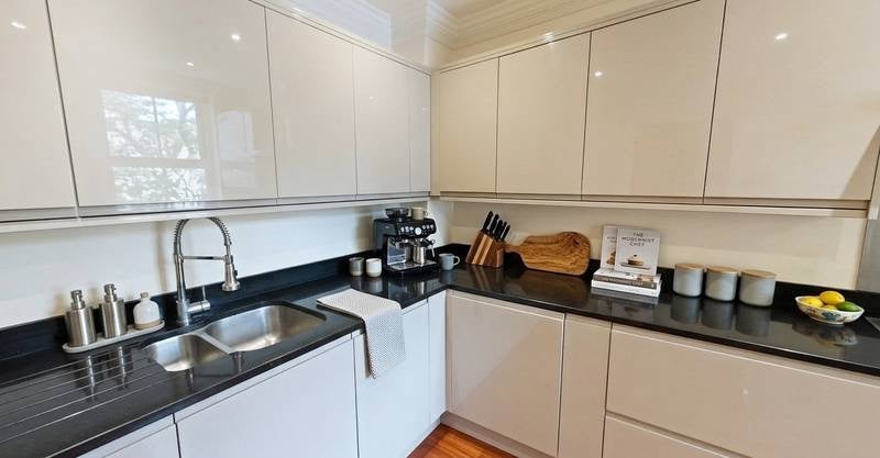 Room Stockwell Road in Greater London