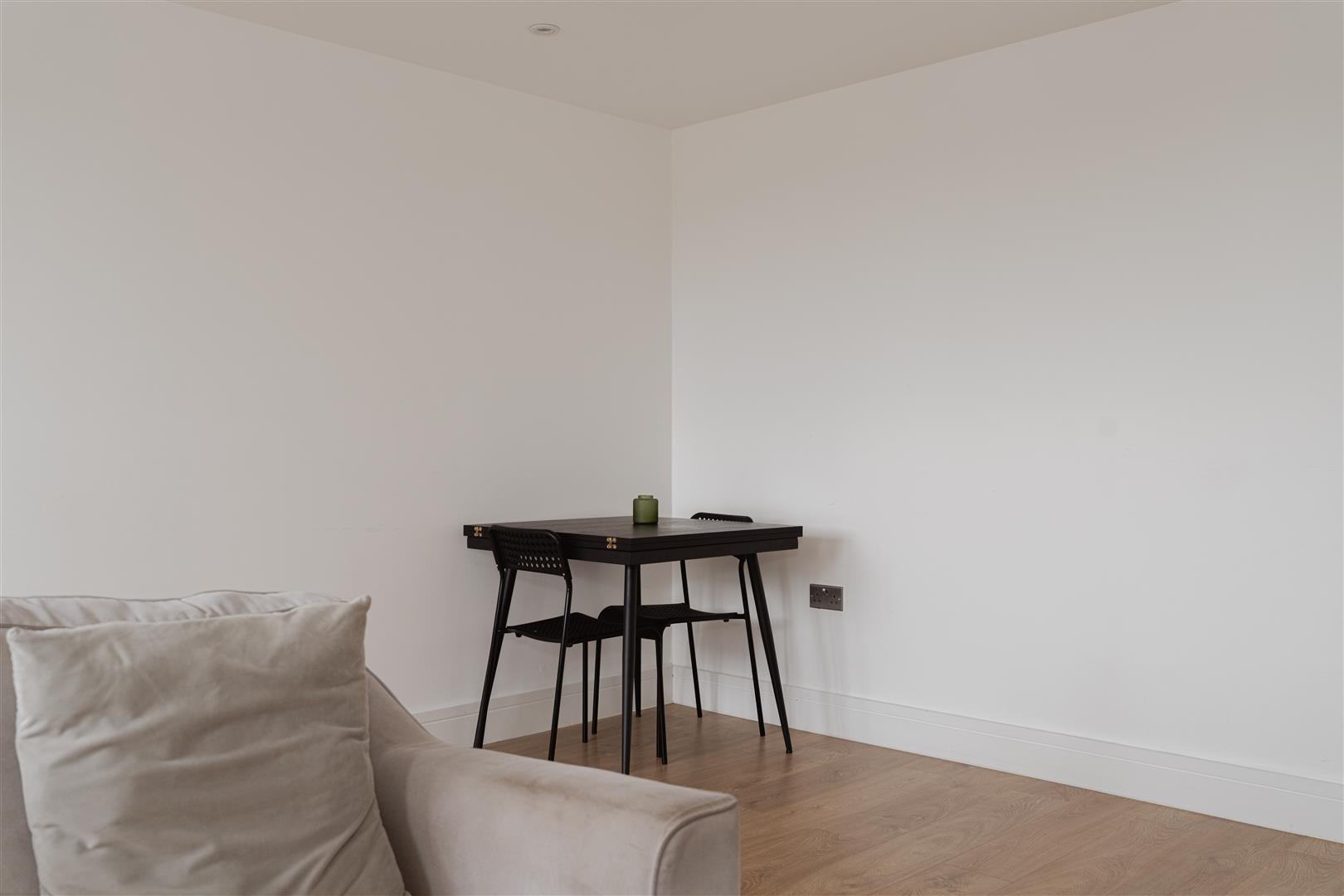 Flat Victoria Road in Reigate and Banstead