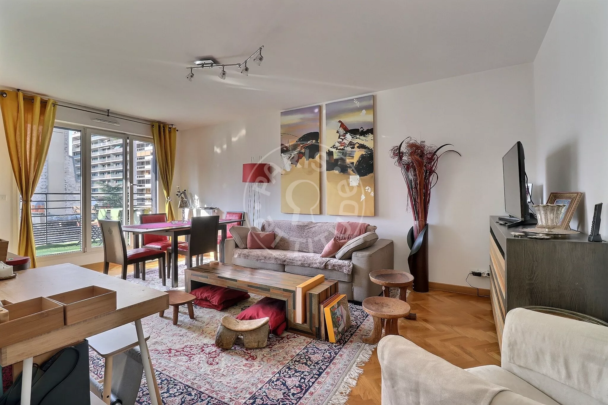 Flat Rue Saint-Charles in Paris