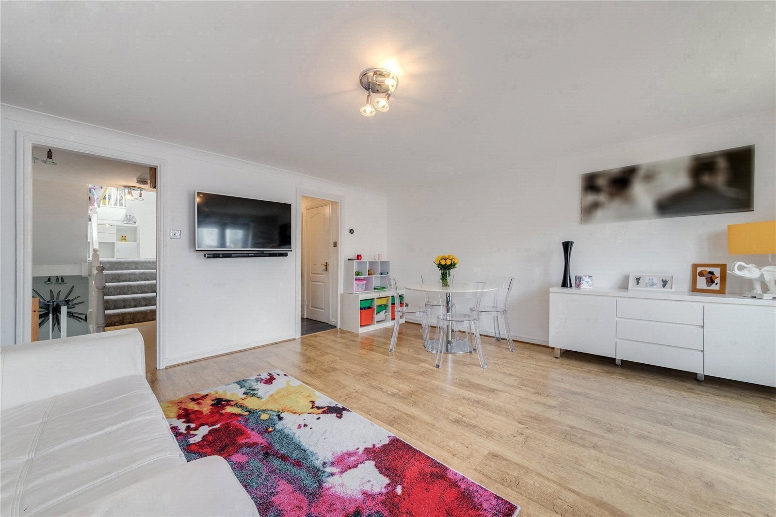 Flat Schooner Close in Greater London