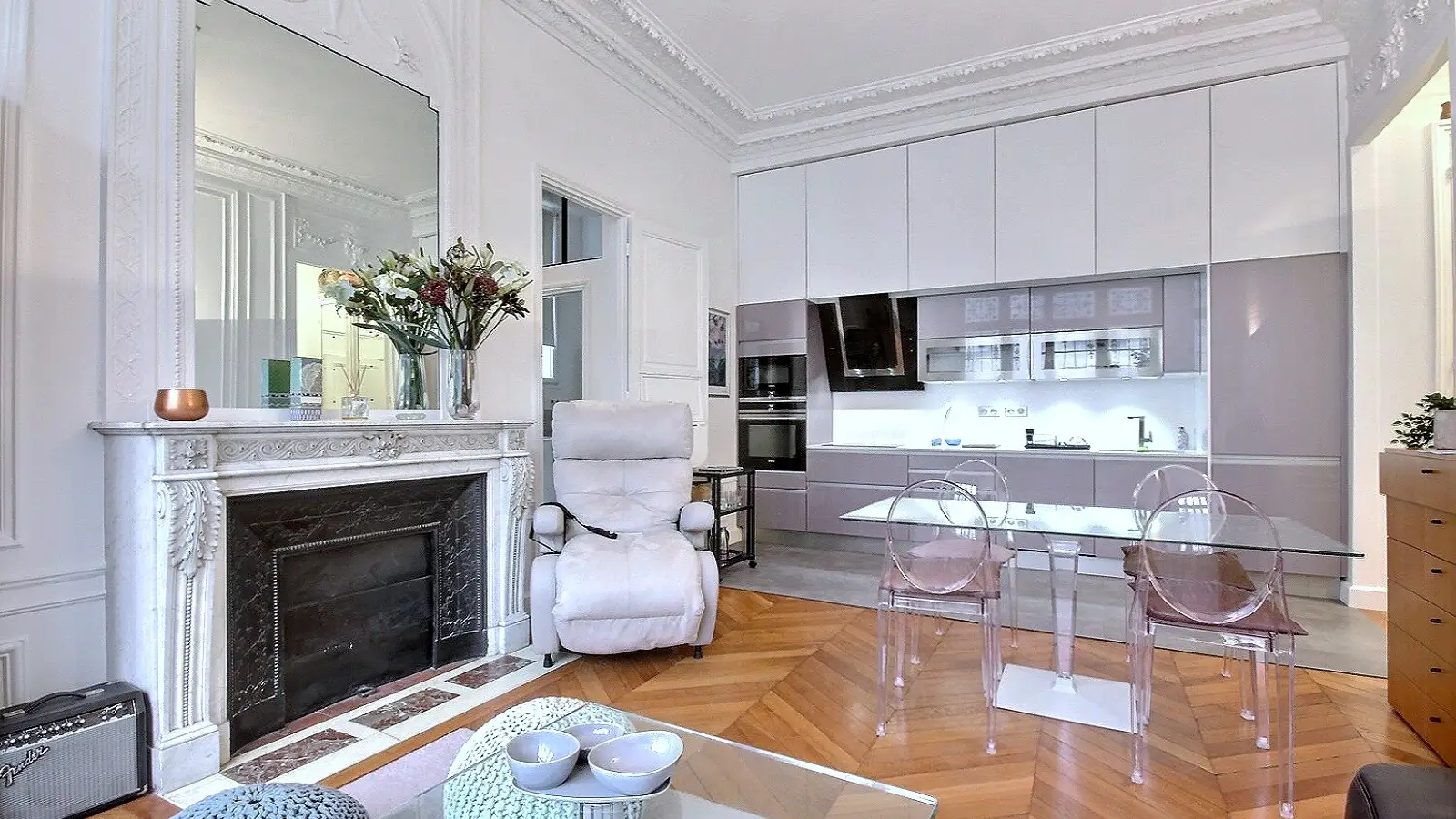 Flat Boulevard Lannes in Paris