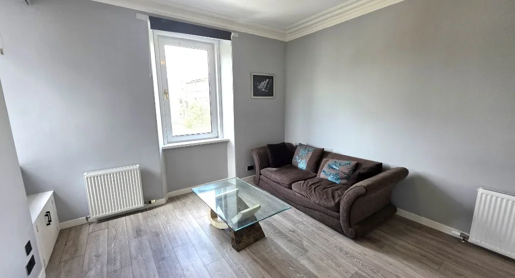 Flat Rosemount Place in Aberdeen City