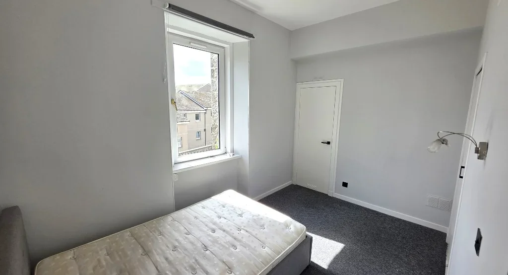 Flat Rosemount Place in Aberdeen City