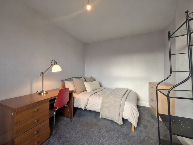 Room Highfield Road in Nottingham