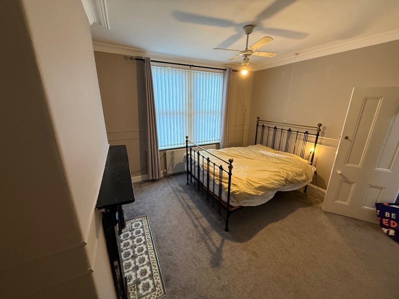 Room Back Tower Grove in Leeds