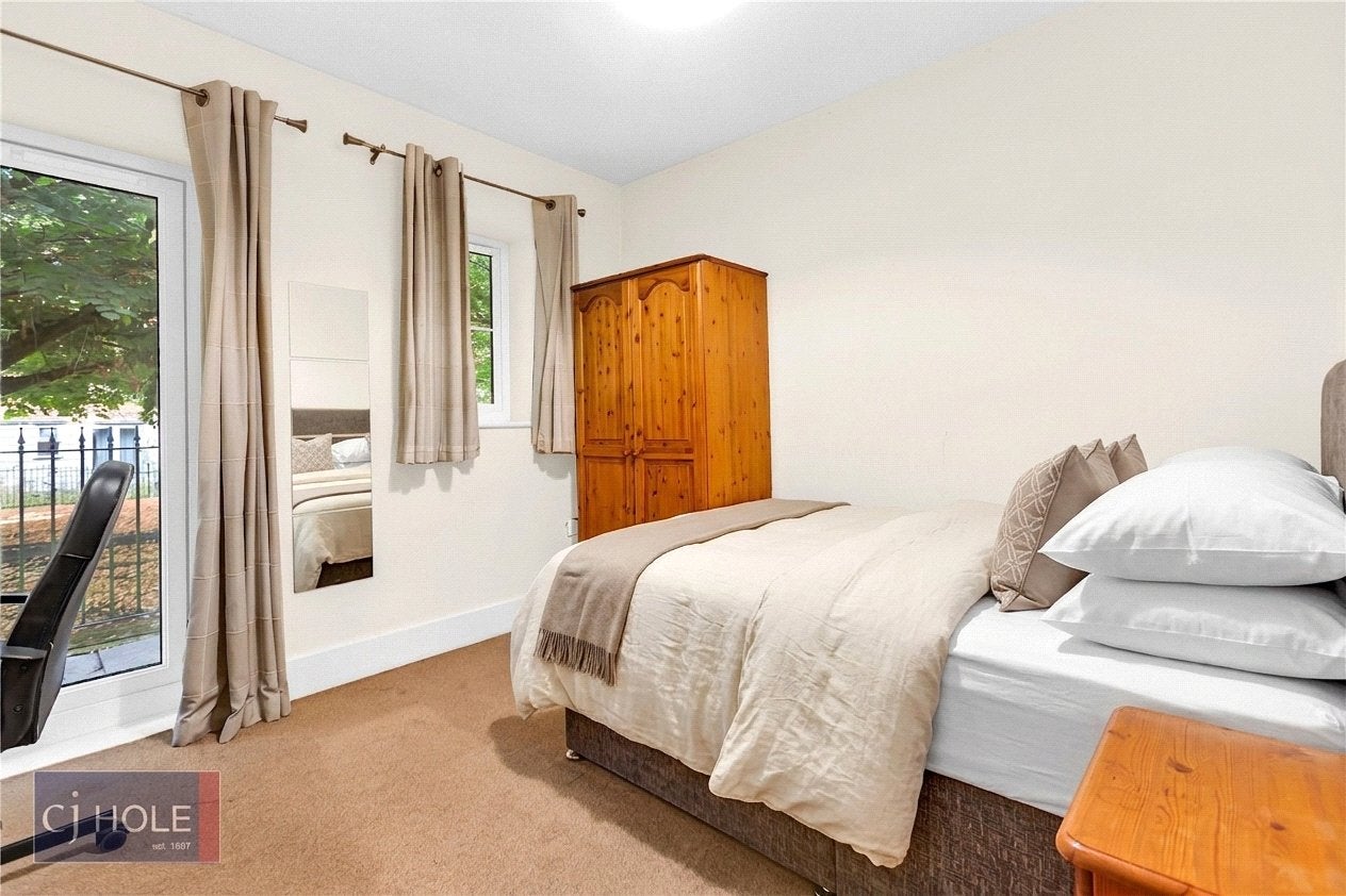 House Jekyll Close in Bristol