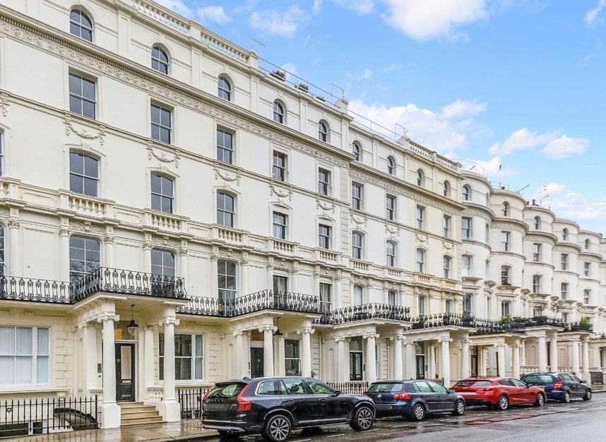 Flat Leinster Square in City of Westminster