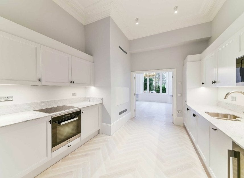 Flat Leinster Square in City of Westminster