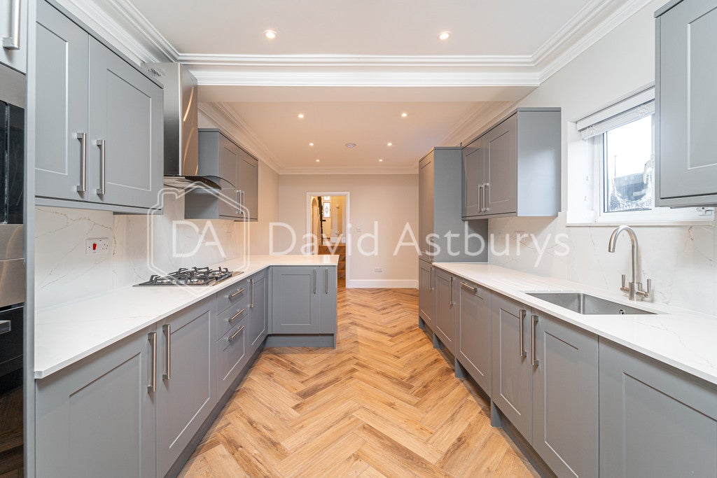 House Crescent Road in Greater London